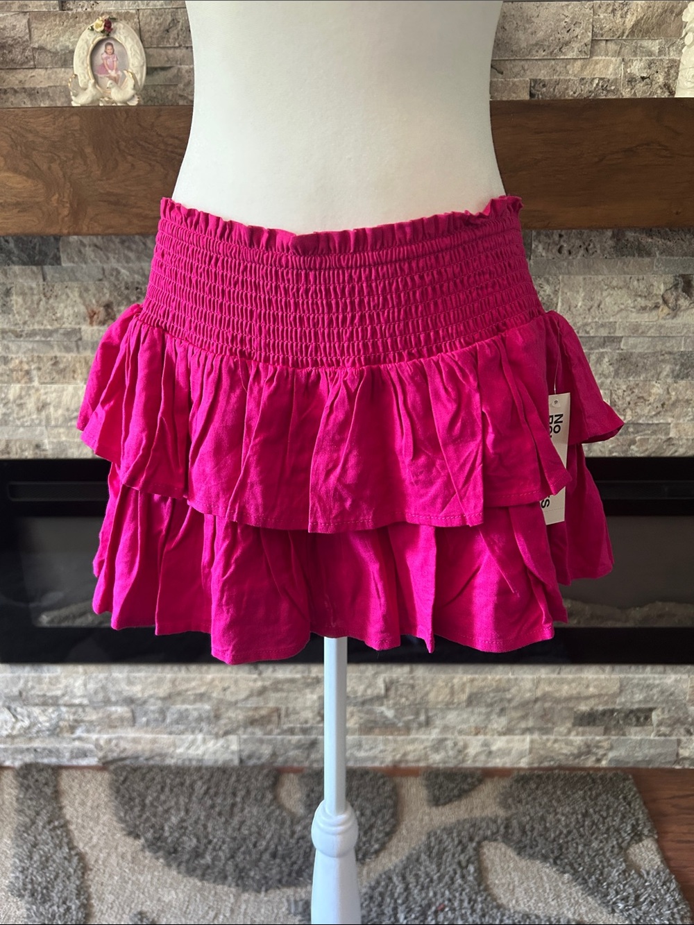 No Boundaries Hot Pink Tiered Smocked Mini Skort. New with tags size large